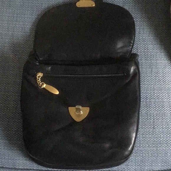 Black leather handbag, double sections. Gold colored hatdware - Picture 5 of 5